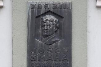 Pamětní deska Josefa Šmahy v Táboře