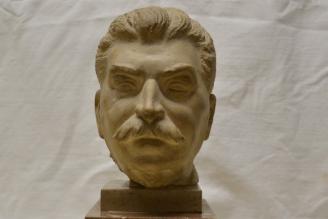 Pomník J. V. Stalina v Karlových Varech